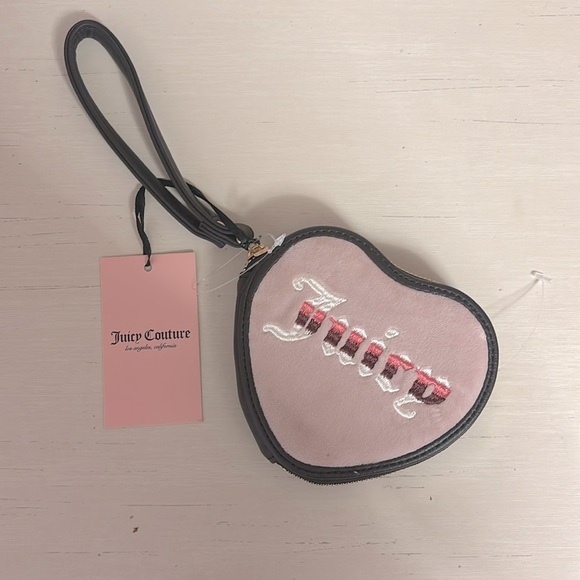NWT juicy couture pink velour heart shaped wristlet wallet - Picture 2 of 6